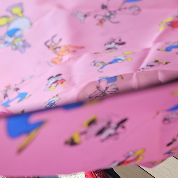 DISNEY AND FRIENDS FOLDAWAY TOTE - Picture 9 of 11